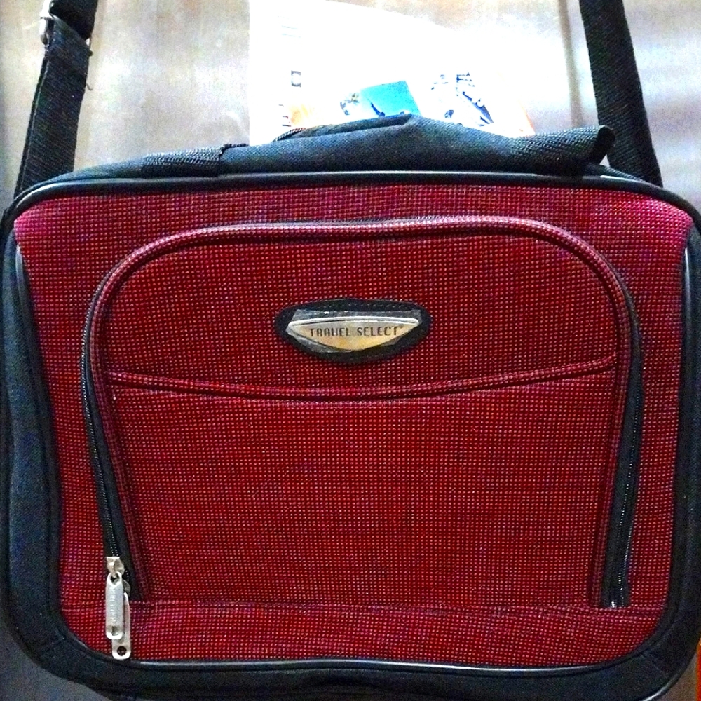New Carry On Bag - Red - 15" Wide x 11" High x 6" Deep - Tote - By Travel Select